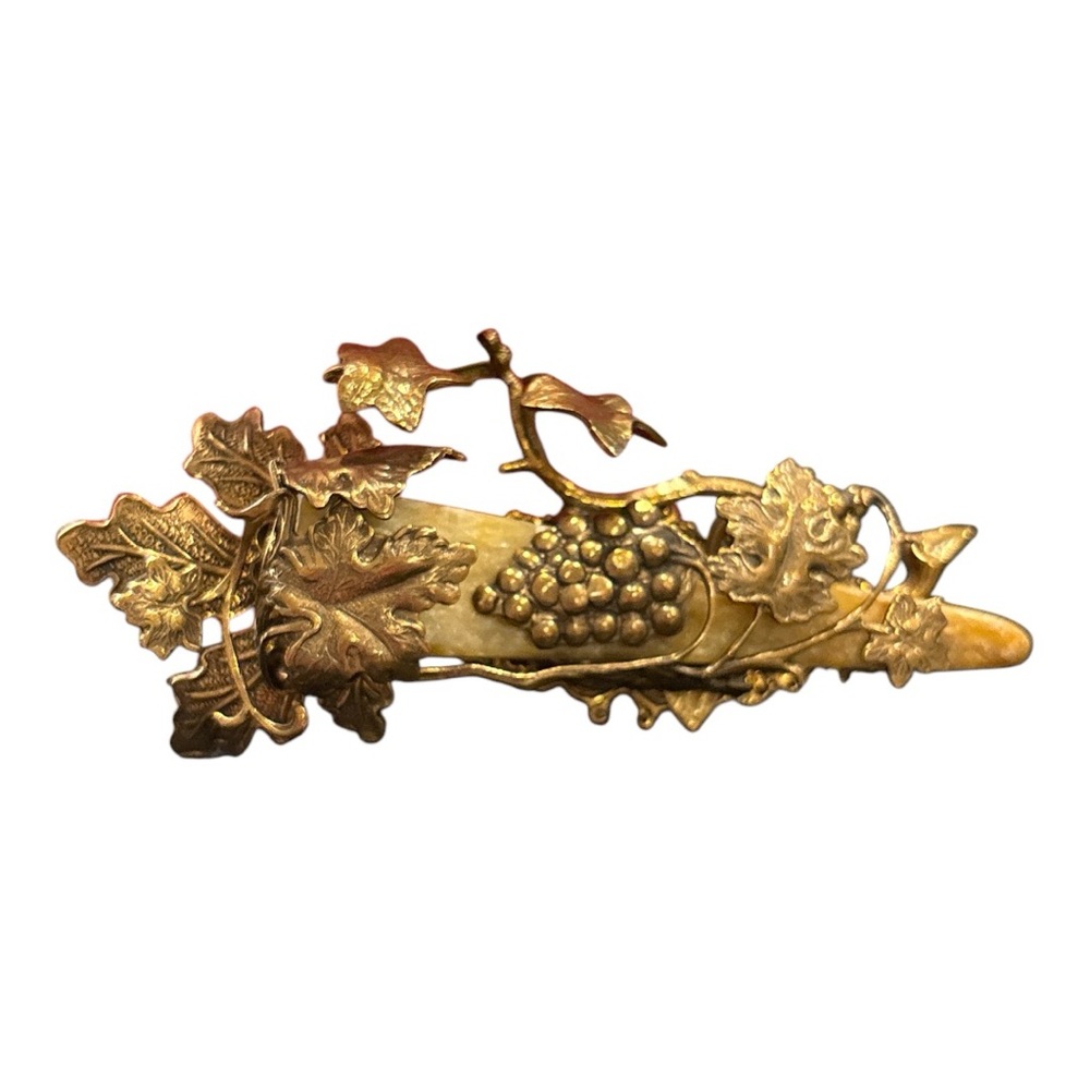 Jan Michaels Vintage Grape Vine & Agate detail brooch (unmarked) J25